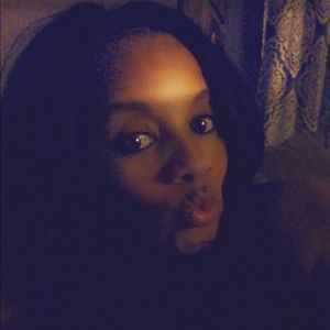 Meet your Posher, Deniece